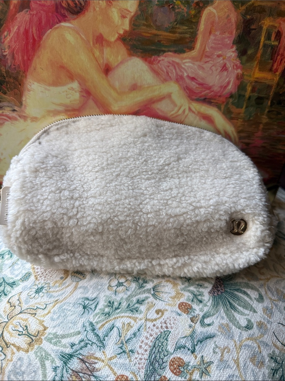 lululemon everywhere athletica Cream Sherpa fleece Zip crossbody bag